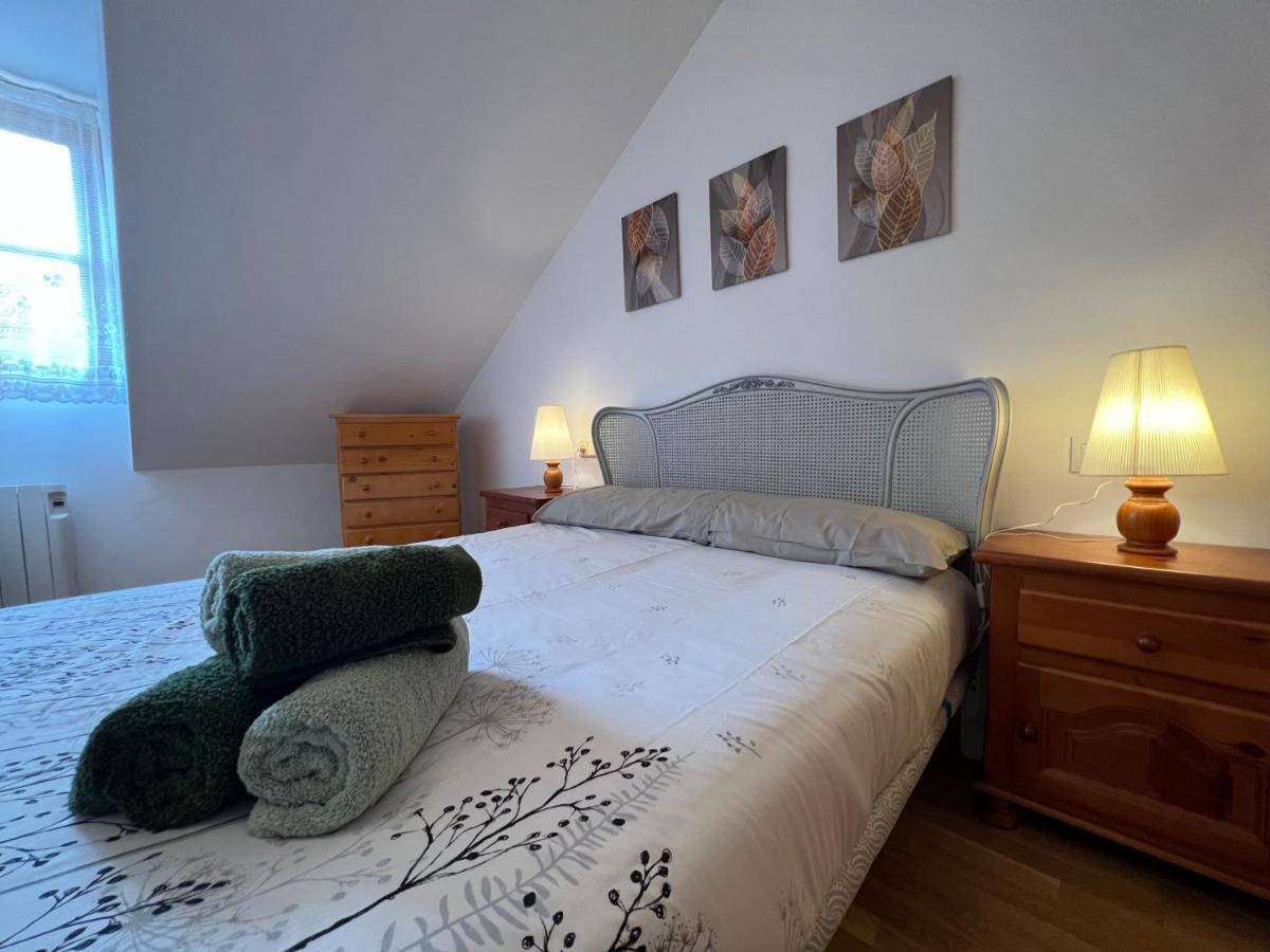 Apartamento Centrico Con Parking - L'Amfitriona Rialp Ngoại thất bức ảnh